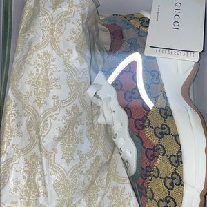 I’m selling a pair of Gucci Sneakers that were bought for my birthday.